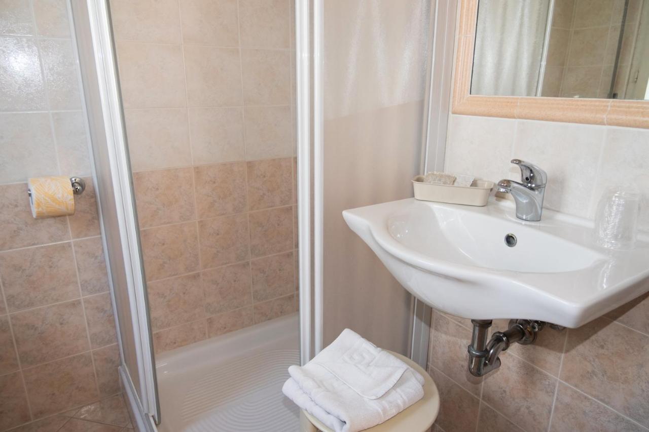 Hotel Cormoran Riccione Eksteriør billede