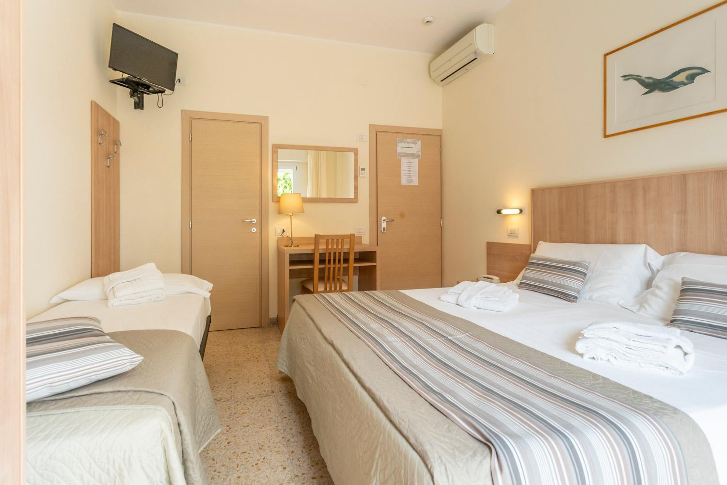 Hotel Cormoran Riccione Eksteriør billede