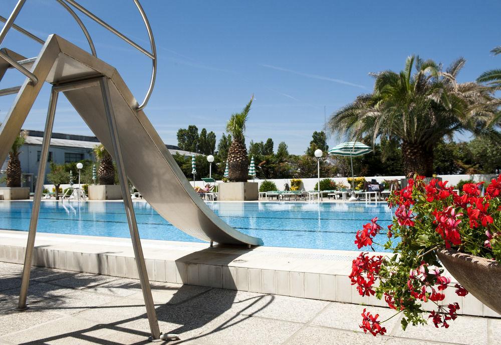 Hotel Cormoran Riccione Eksteriør billede